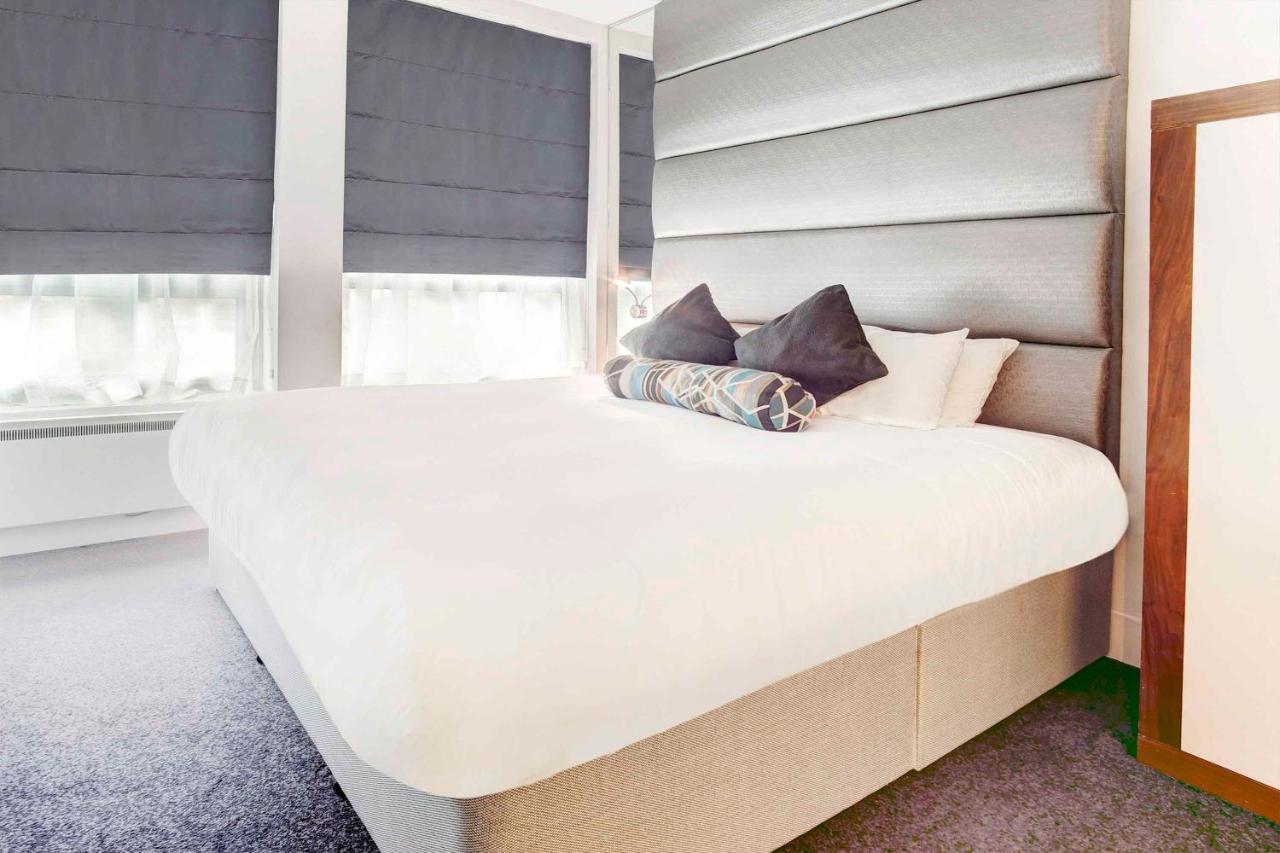 Sandman Signature Hotel