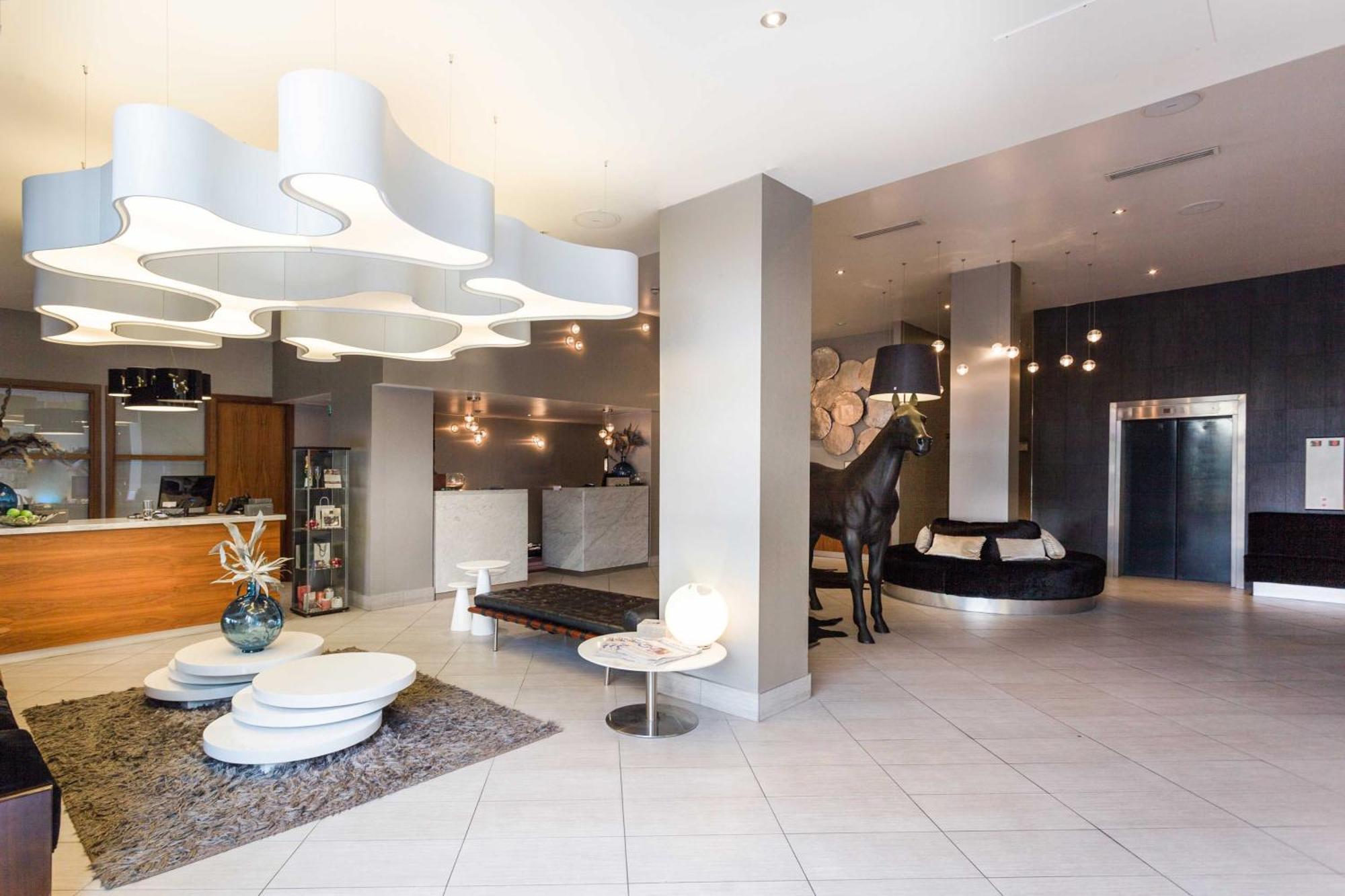 Hotel Sandman Signature 4*