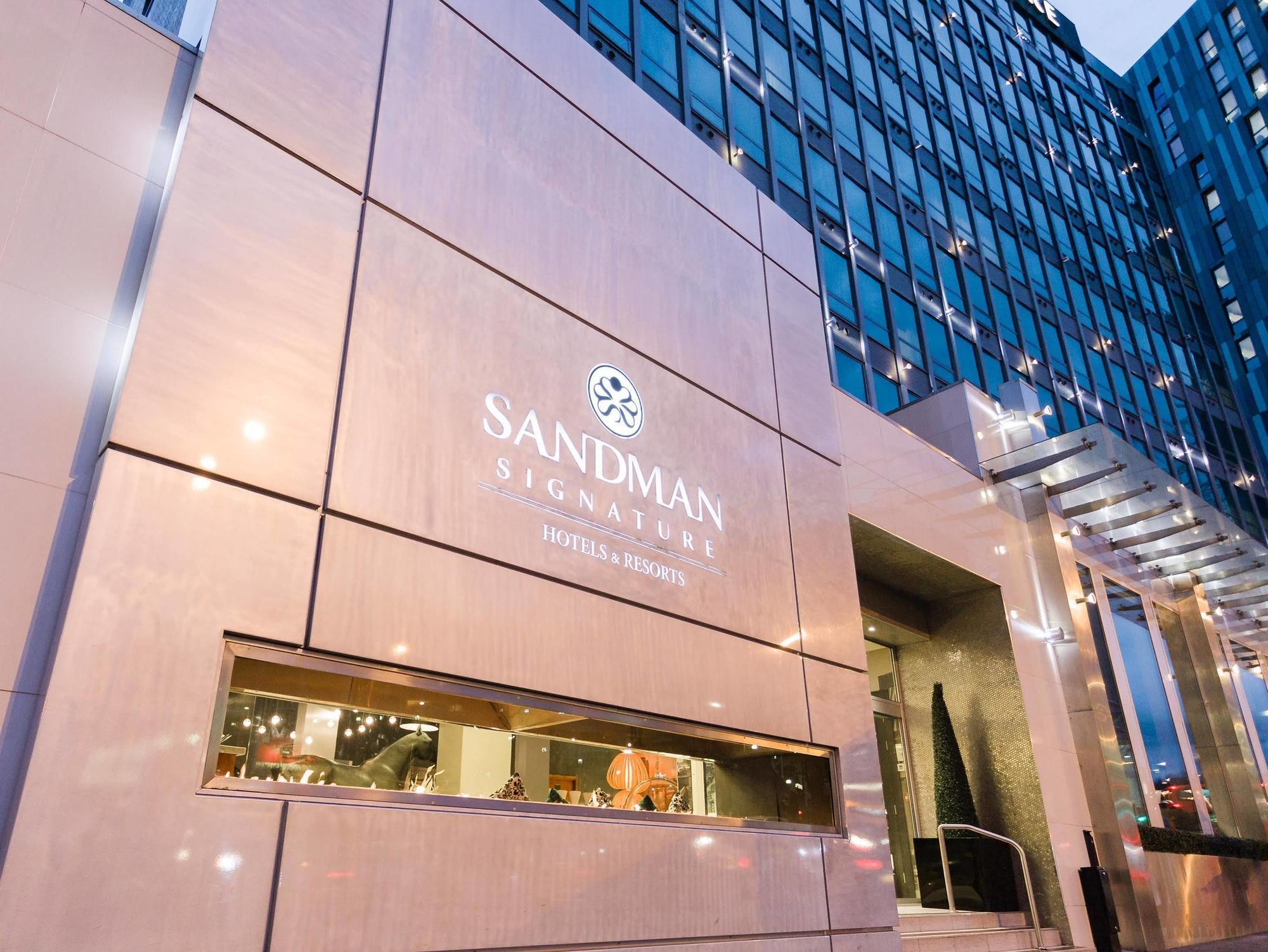 Sandman Signature 4*